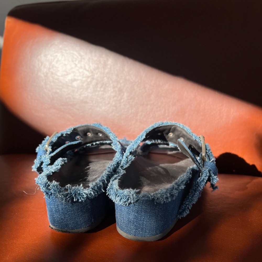 Shoes - Picture 8 of 11